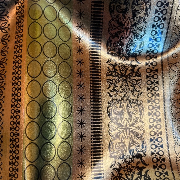 Wavy Small Resin Tray Funky Retro Patterned Gold Colored 10.5” x 6.5” - Picture 4 of 4